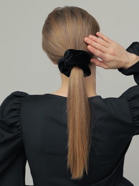 Комплект резинок для волос черного цвета из бархата 2 шт.