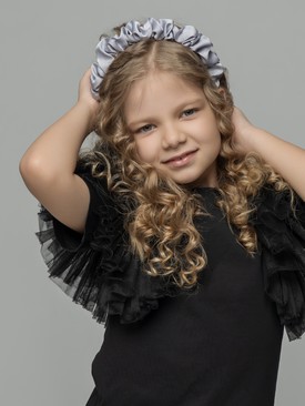 Детский ободок со сборкой светло-серого цвета